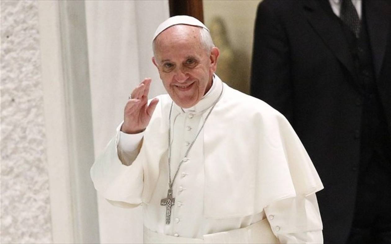 Ιταλία: Ο πάπας Φραγκίσκος πάντρεψε ζευγάρια που είχαν εξώγαμα παιδιά