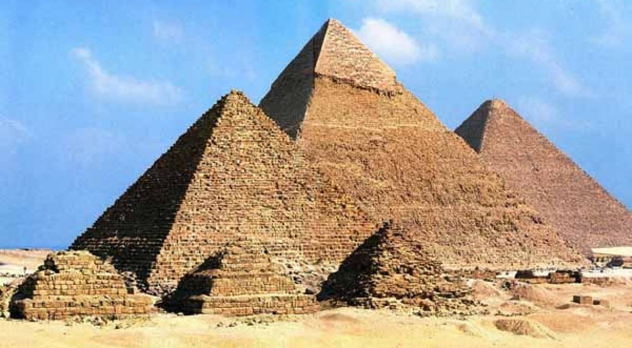 Στις πυραμίδες της Αιγύπτου με το Google Street View