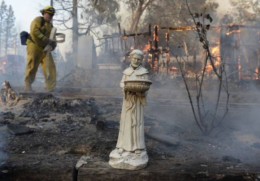 Μεγάλη φωτιά στην Καλιφόρνια – 1.000 άτομα εγκατέλειψαν τις εστίες τους
