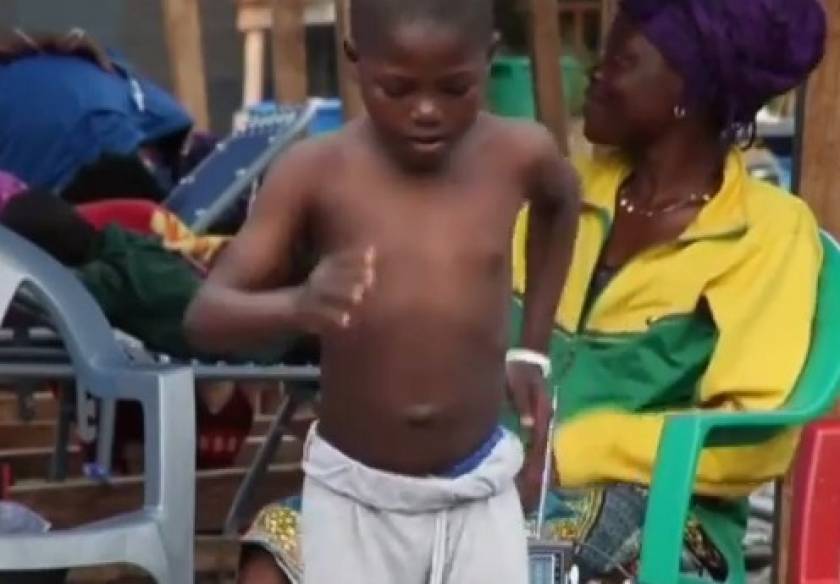 Βίντεο: Ο 11χρονος που νίκησε τον ιό Έμπολα χορεύοντας