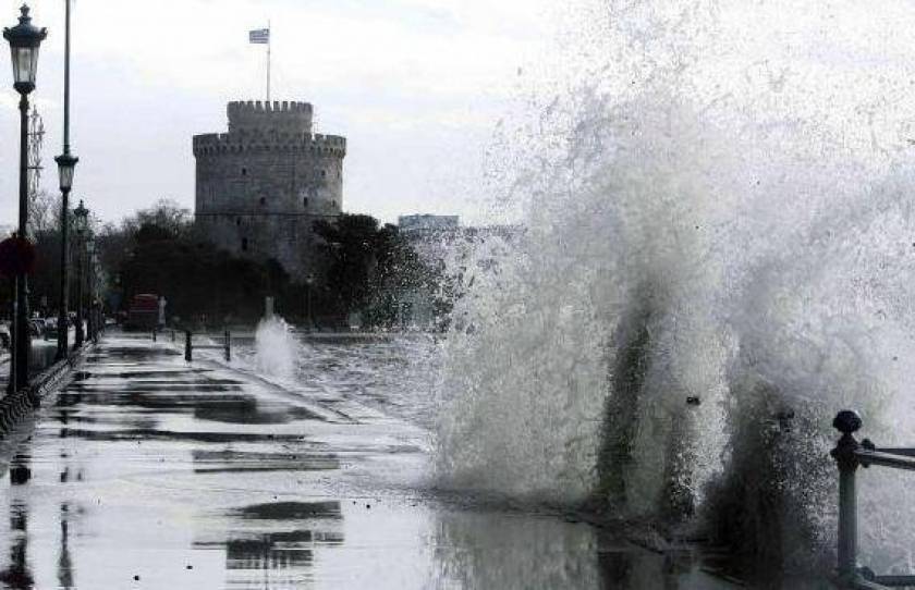 Καιρός: Προβλήματα από την κακοκαιρία στη Θεσσαλονίκη (pic)