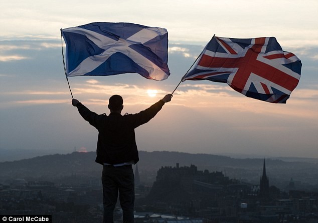Δημοψήφισμα Σκωτίας: 170.000 αναποφάσιστοι κρίνουν το αποτέλεσμα 