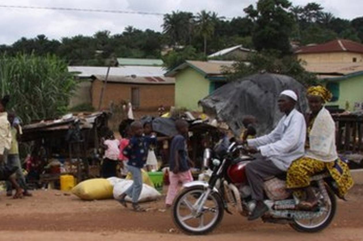 Γουινέα: Θανατηφόρα επίθεση κατοίκων εναντίον ενημερωτικής ομάδας του Έμπολα!