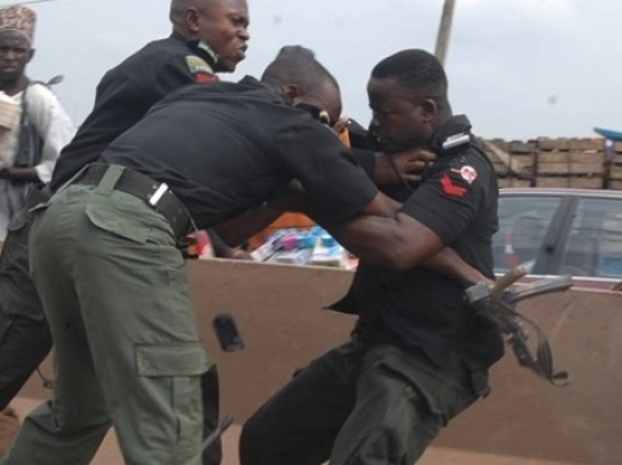 Διεθνής Αμνηστία: Ακραία βασανιστήρια από τους Νιγηριανούς αστυνομικούς