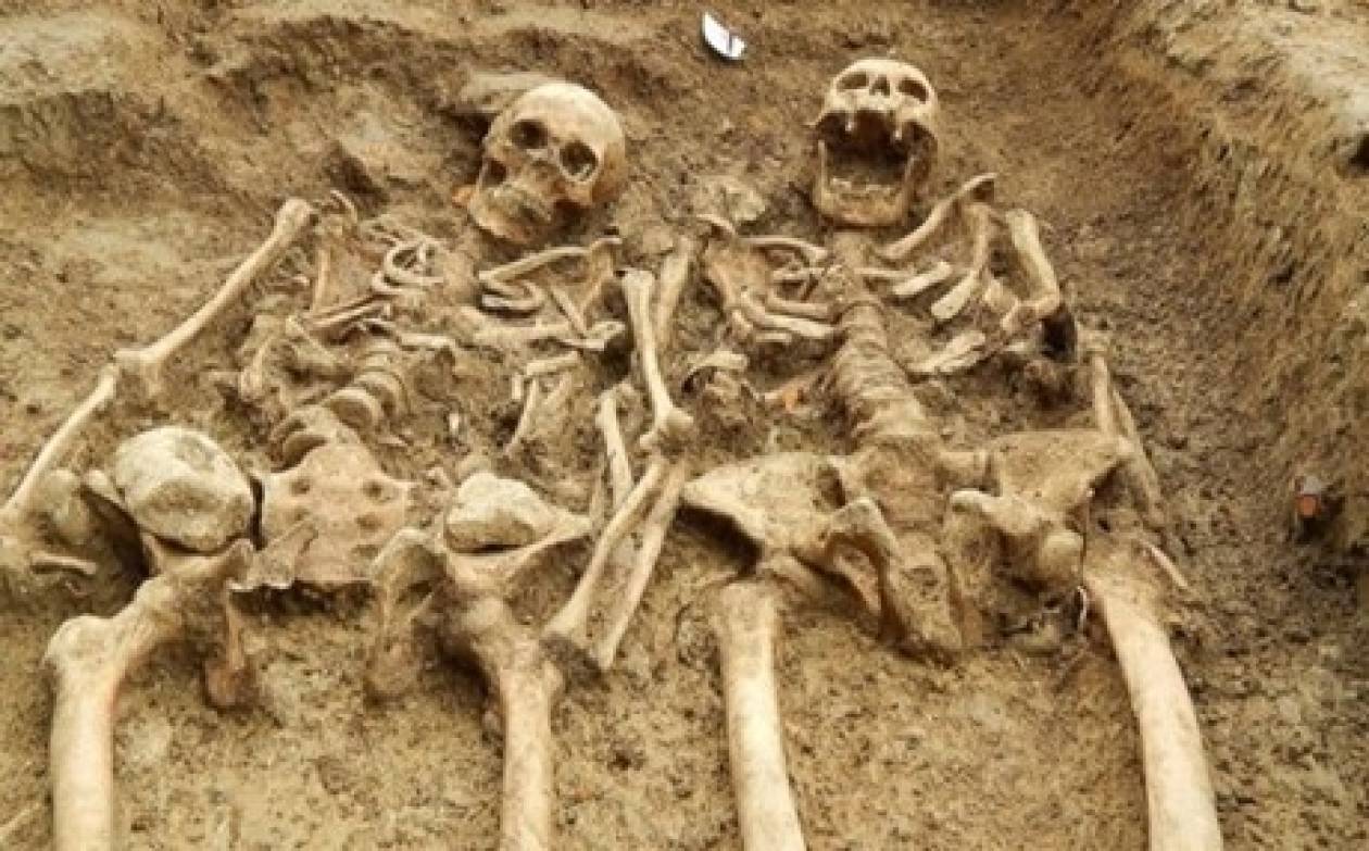 Βίντεο: Βρήκαν σκελετούς ερωτευμένων να κρατιούνται από το... χέρι
