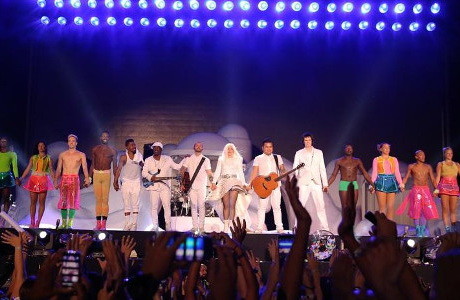 Lady Gaga: Έλληνες, είμαστε υπερήφανοι για την πατρίδα σας! (pics+vids)