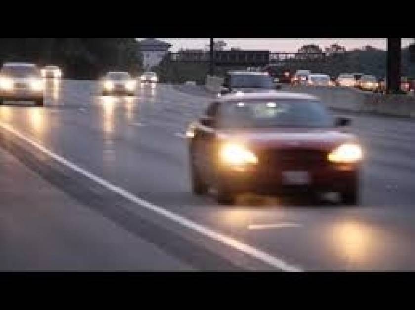 Συγκλονιστικό βίντεο: Γυναίκα οδηγός επιτίθεται σε άλλη οδηγό για το παρκάρισμα!