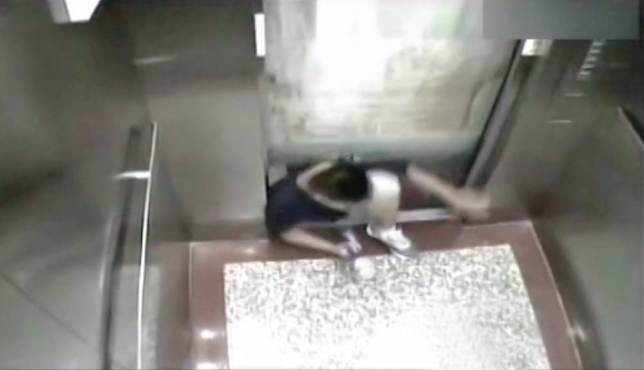 Φοιτητής βρήκε τραγικό θάνατο σε ανελκυστήρα (σκληρές εικόνες)