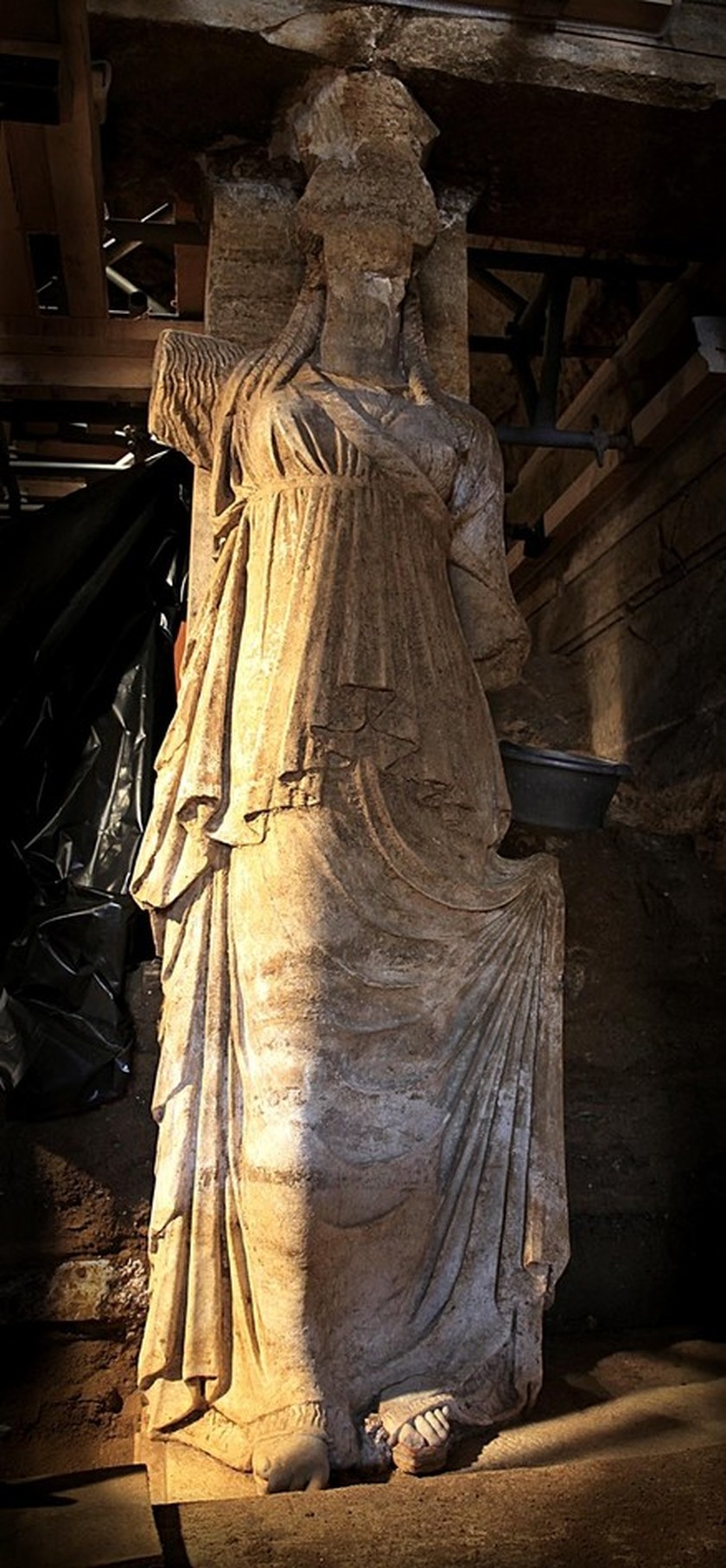 Amphipolis: Photos that show the glory of the Caryatids