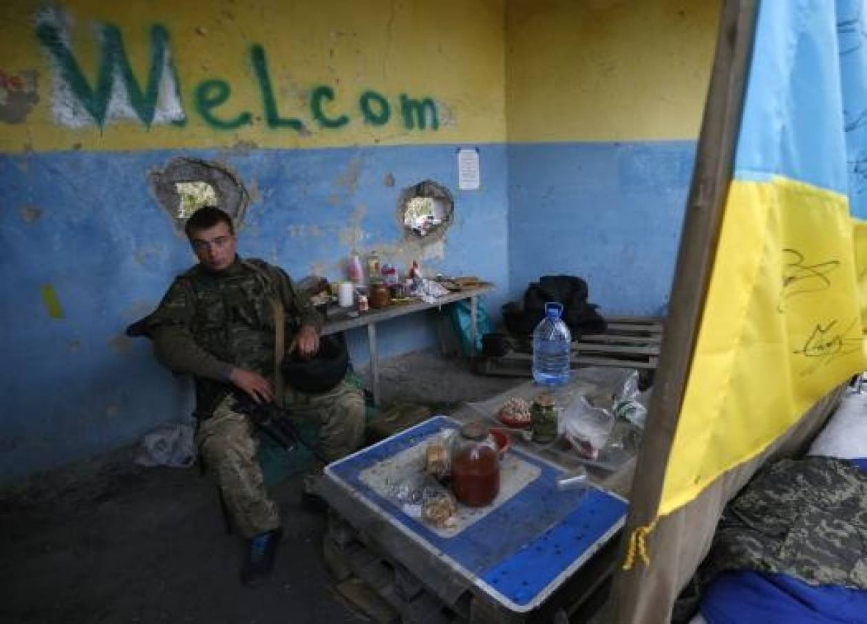 Οι φιλορώσοι αποσύρουν τα στρατεύματά τους από την ανατολική Ουκρανία