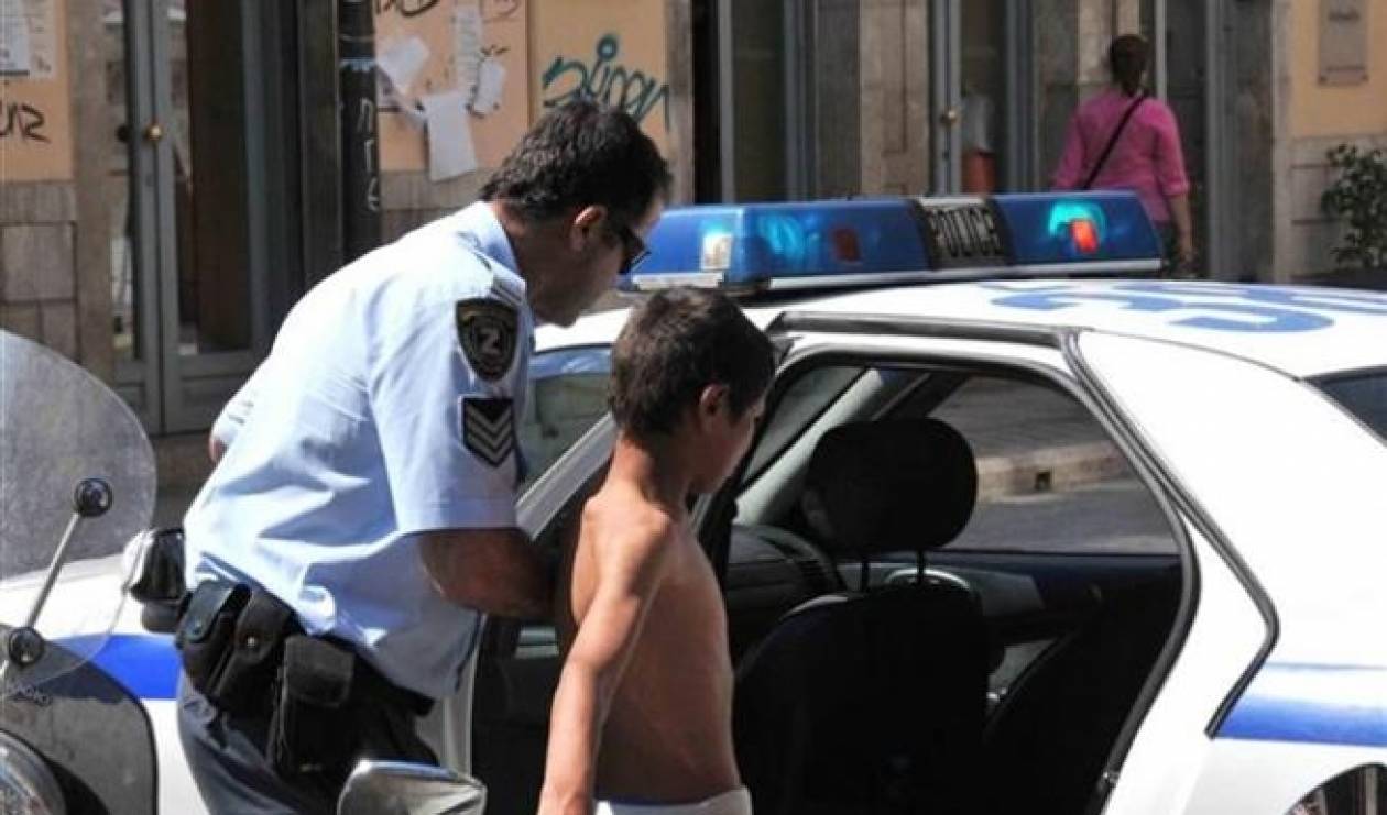 Χειροπέδες σε 13χρονο Ρομά, μέλος σπείρας ανηλίκων που διέπραττε κλοπές