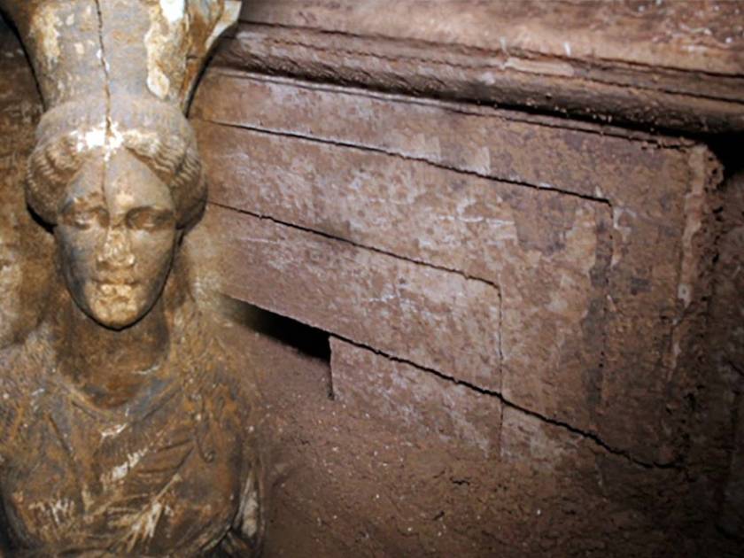 Αμφίπολη: Γιατί αρχαιολόγος αποκαλεί μη ελληνικό τον τάφο;