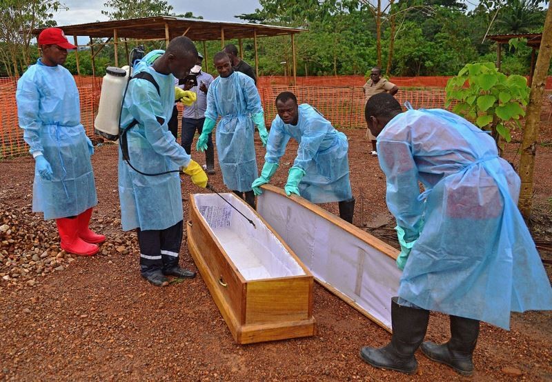 Έμπολα: Αναστήθηκαν θύματα του ιού στη Λιβερία! (pics)