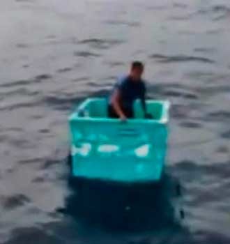Μεξικό: Ναυαγός επέζησε για 8 ημέρες στη θάλασσα τρώγοντας γλάρο! (vid+pics)