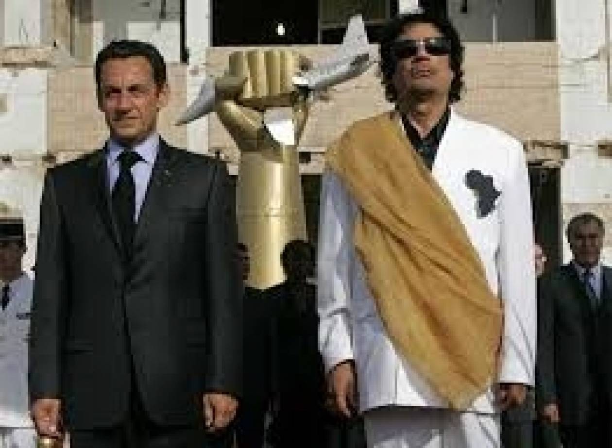 Σκάνδαλο: «Ο Σαρκοζί έπαιρνε λεφτά από τον Καντάφι»