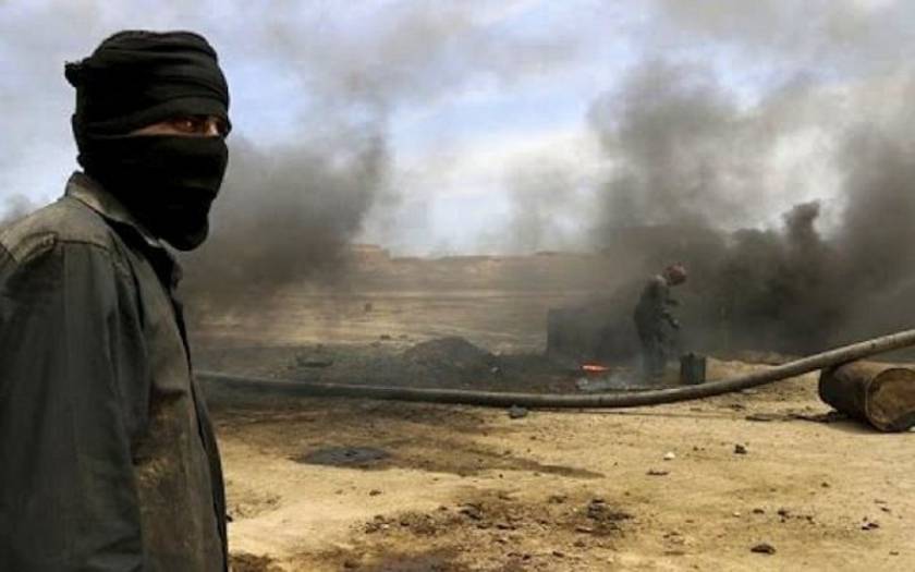 Σταμάτησε η παραγωγή σε συριακές πετρελαιοπηγές που ελέγχει το ΙΚ
