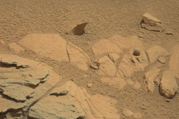 Μυστηριώδης μπάλα ανακαλύφθηκε στον Άρη! (pic)
