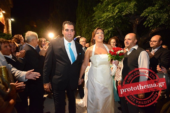 Νύφη η Ζωή Κωνσταντοπούλου-Όλα όσα έγιναν στο γάμο (pics)