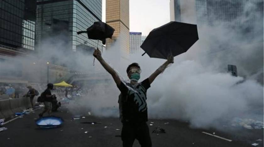 Χονγκ Κονγκ: Επεισόδια με διαδηλωτές που ζητούν εκλογές (vids)