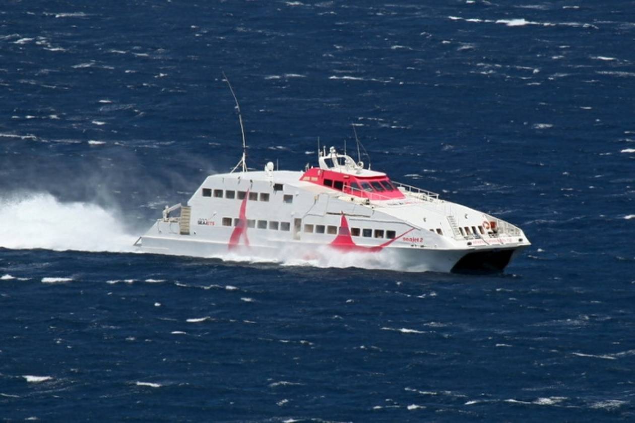 Φολέγανδρος: Ταλαιπωρία για επιβάτες πλοίου λόγω κακοκαιρίας