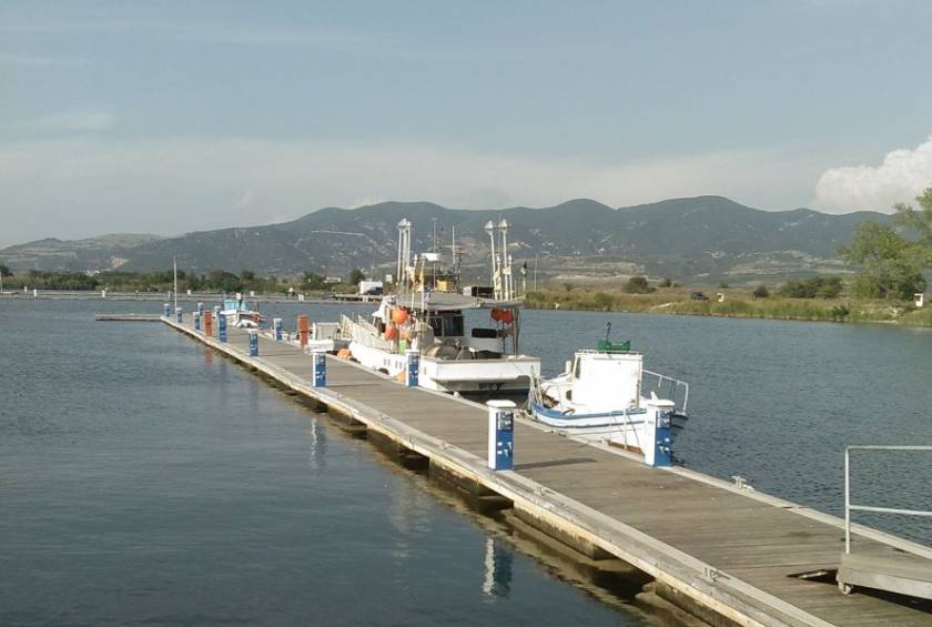 Amphipolis: Hydroplane companies ask licence to use the port