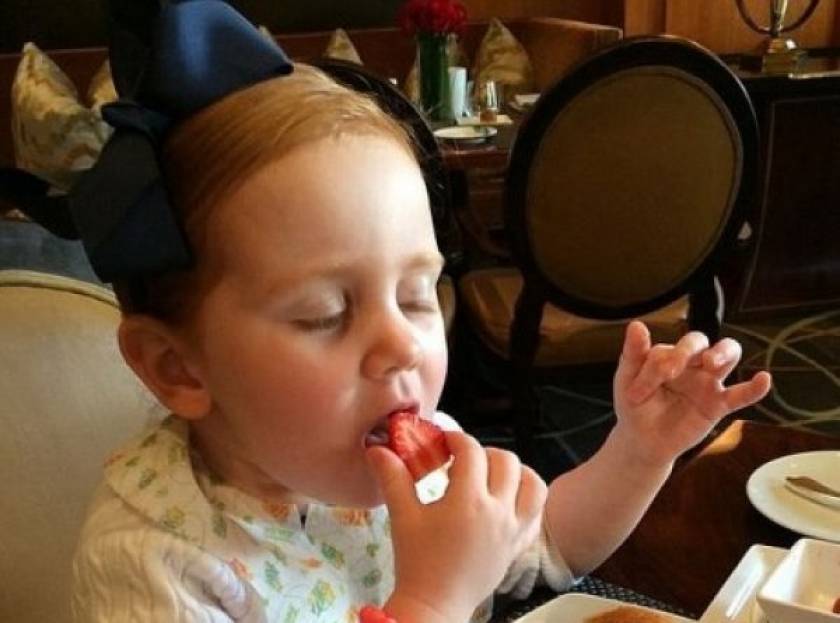 Γνωρίστε την πιο κακομαθημένη και φιλοχρήματη 3χρονη του Instagram