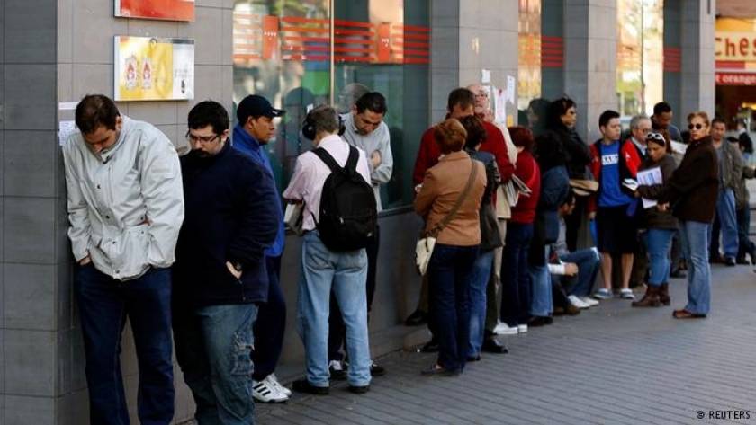 DW: Αρνητική πρωτιά της Ελλάδας με την ανεργία στο 27%