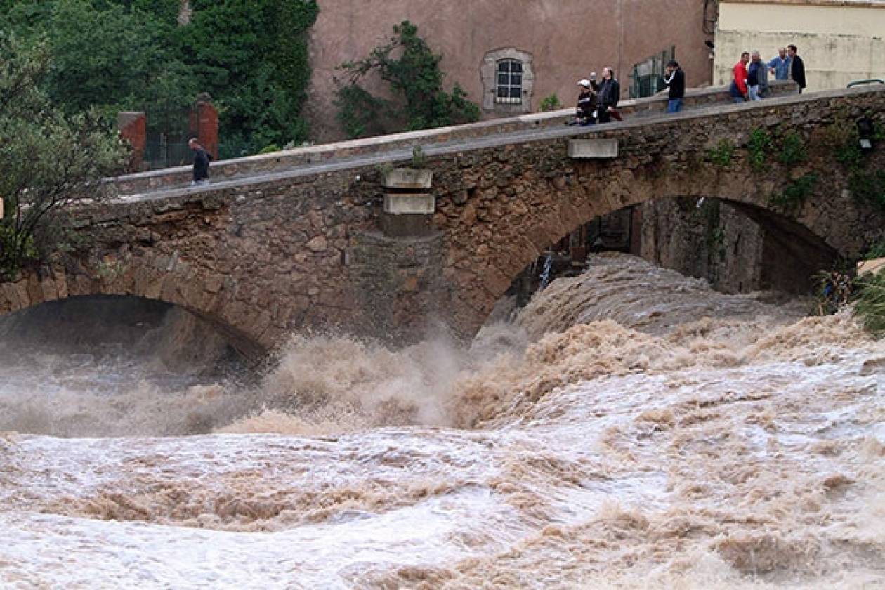 Πλημμύρες σαρώνουν τη νότια Γαλλία