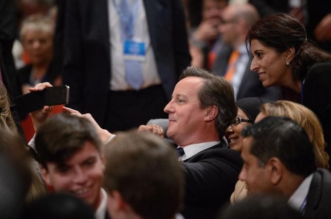 Ποιος πρωθυπουργός είναι ο βασιλιάς των selfies; (pics)
