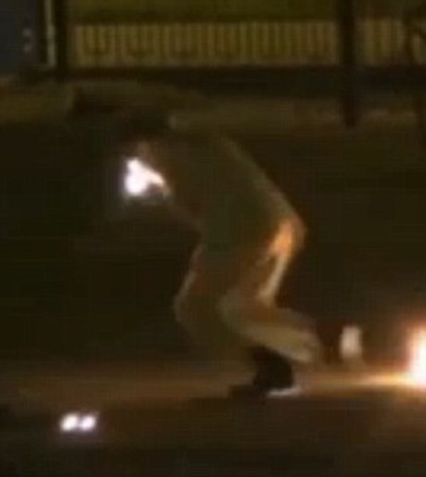 Ρωσία: Πήρε φωτιά το πρόσωπό του και συνέχισε την παράσταση! (vid)