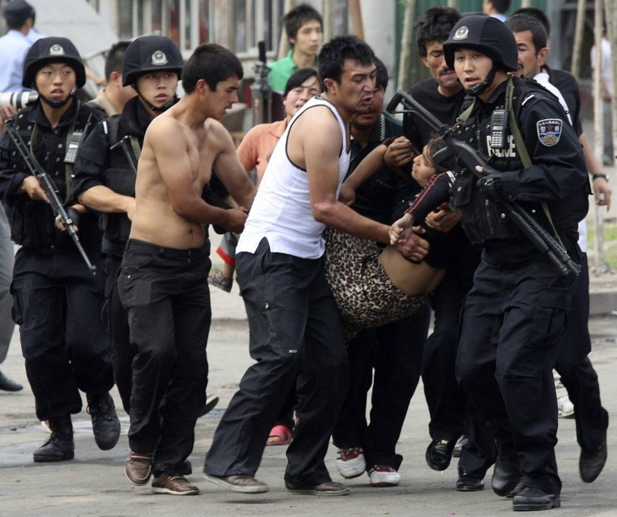 Συγκρούσεις στην Κίνα – Συνεχίζεται η διαμαρτυρία