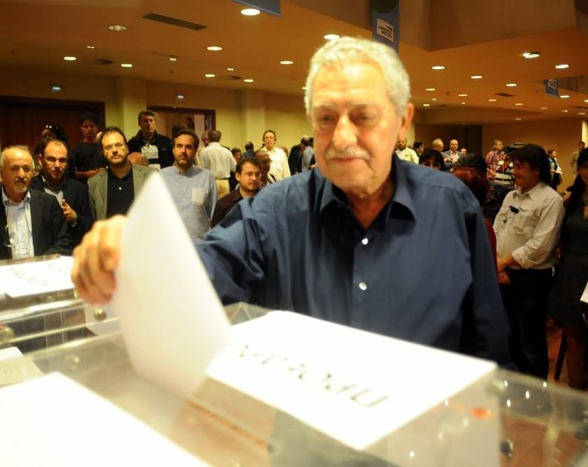 O Φώτης Κουβέλης επανεξελέγη στην ηγεσία της ΔΗΜΑΡ