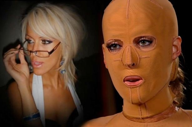 Η γυναίκα με τη μάσκα αποκάλυψε το πρόσωπό της (pics+video)
