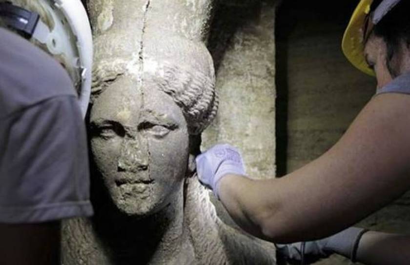 Amphipolis: The answer to the mystery is in the fourth door!