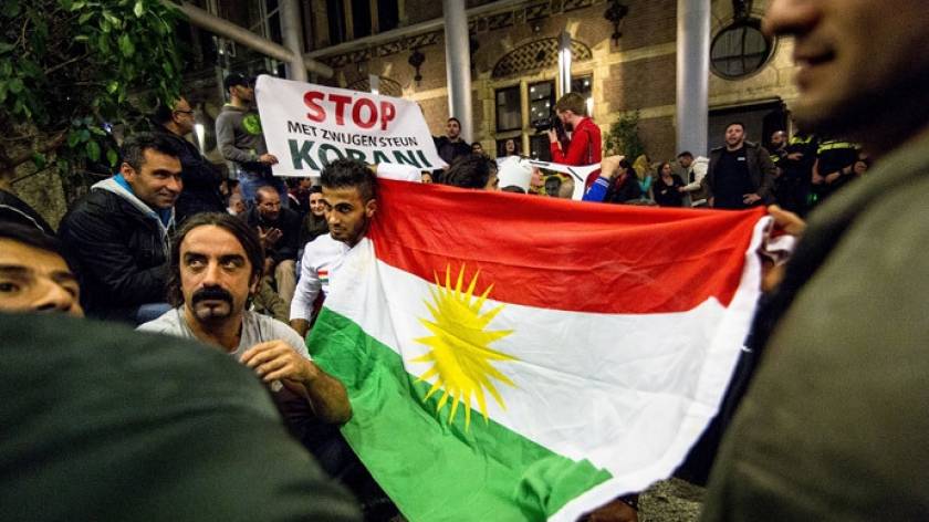 Ολλανδία: Κούρδοι διαμαρτυρόμενοι για το ΙΚ εισέβαλαν στο κοινοβούλιο της Χάγης (vid)