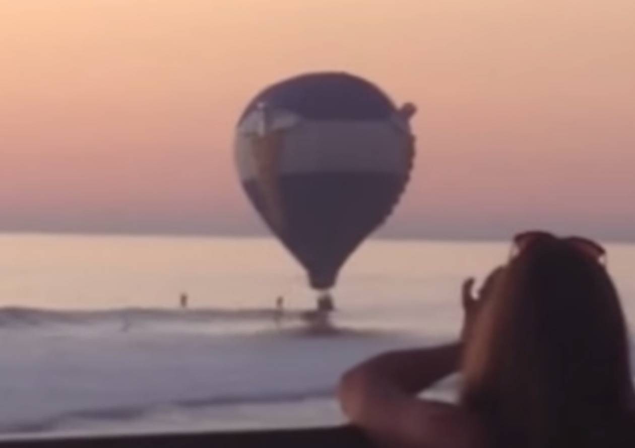Η πρόταση γάμου με το αερόστατο πήγε στα... βαθιά! (βίντεο)