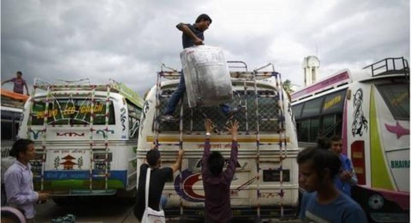 Νεπάλ: 29 νεκροί από σύγκρουση λεωφορείου