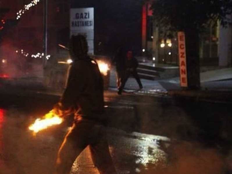 Τουρκία: Αιματηρές διαδηλώσεις Κούρδων με νεκρούς (vids+pics) 