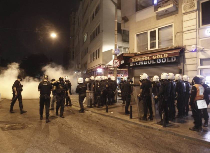 Τουρκία: 9 νεκροί σε αιματηρές διαδηλώσεις κούρδων με αφορμή τις μάχες στο Κομπάνι (vid)