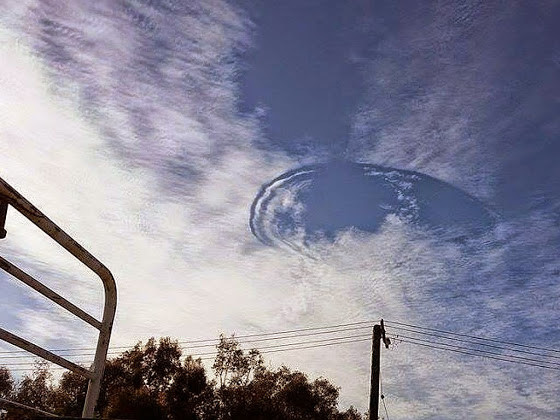Μυστηριώδες σύννεφο προκαλεί σάλο στην Αυστραλία (pics)