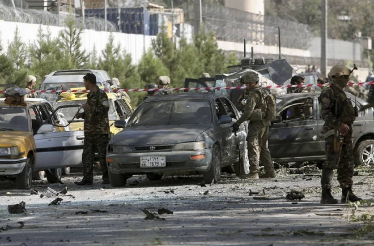 Αφγανιστάν: Επίθεση καμικάζι των Ταλιμπάν εναντίον αυτοκινητοπομπής της ISAF στην Καμπούλ