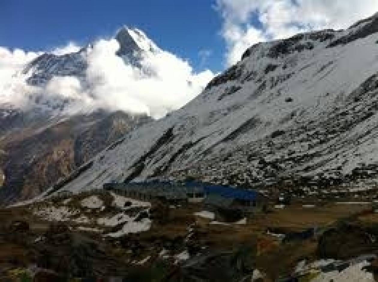 Νεπάλ: Τουλάχιστον τέσσερις τουρίστες έχασαν τη ζωή τους από τις χιονοθύελλες