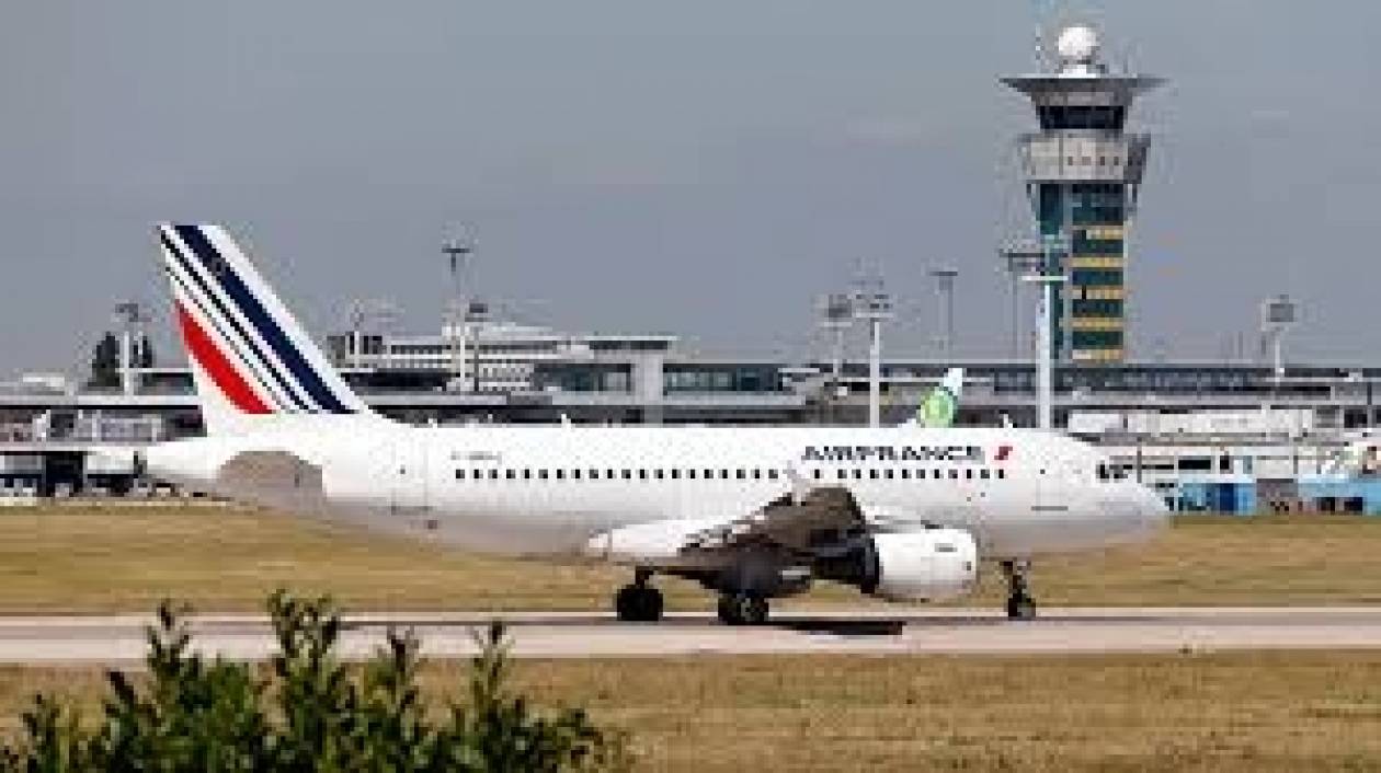 Εμπολα: Ύποπτο κρούσμα ματαίωσε τη χθεσινή πτήση της Air France για Γουινέα
