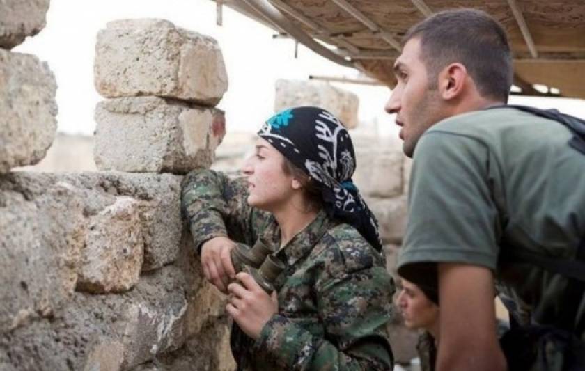 «Η Τουρκία διευκολύνει την πρόσβαση Κούρδων μαχητών στην Κομπάνι»