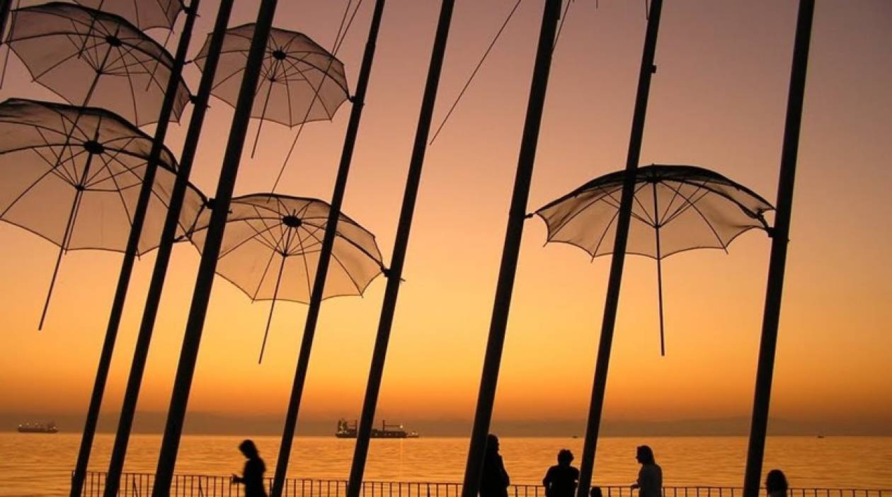Θεσσαλονίκη: Ροζ γίνονται την Τρίτη οι Ομπρέλες του Ζογγολόπουλου