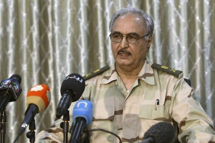 Λιβύη: Το κοινοβούλιο συμμάχησε με πρώην στρατηγό του Καντάφι