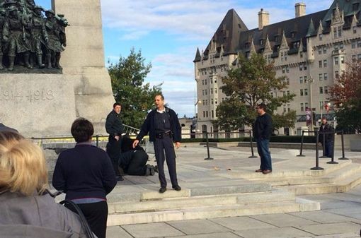 Καναδάς: Πυροβολισμοί με νεκρούς στο κοινοβούλιο της Οτάβα (vids+pics)