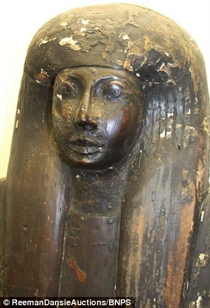 Ανακαλύφθηκε αιγυπτιακή σαρκοφάγος σε ένα... σαλόνι (pics)