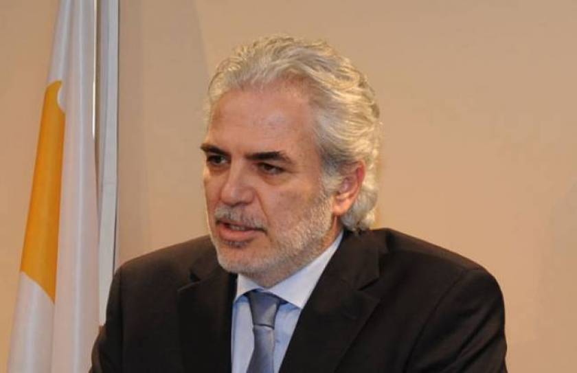 Ε.Ε.: Ο Χ. Στυλιανίδης αρμόδιος να συντονίζει την αντιμετώπιση του ιού Έμπολα