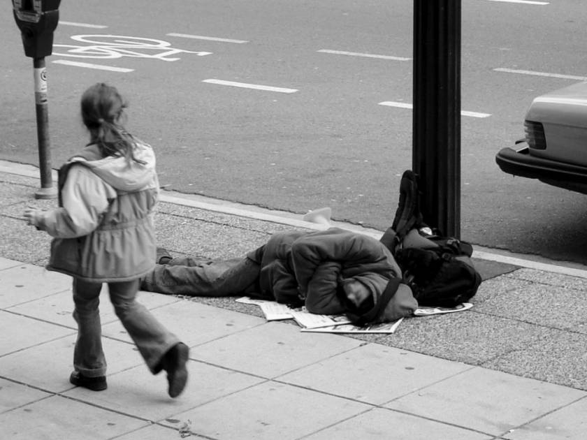 Κάθε νύχτα 1 εκατ. άνθρωποι σε Ευρώπη και ΗΠΑ είναι άστεγοι